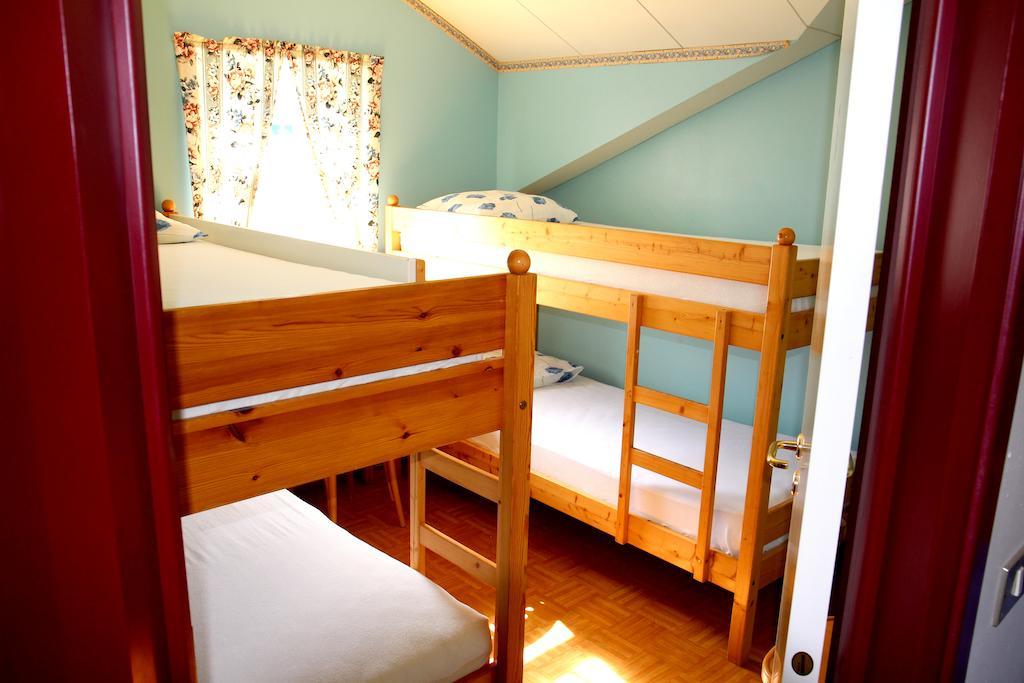 Korpudalur Hi Hostel Flateyri Habitación foto